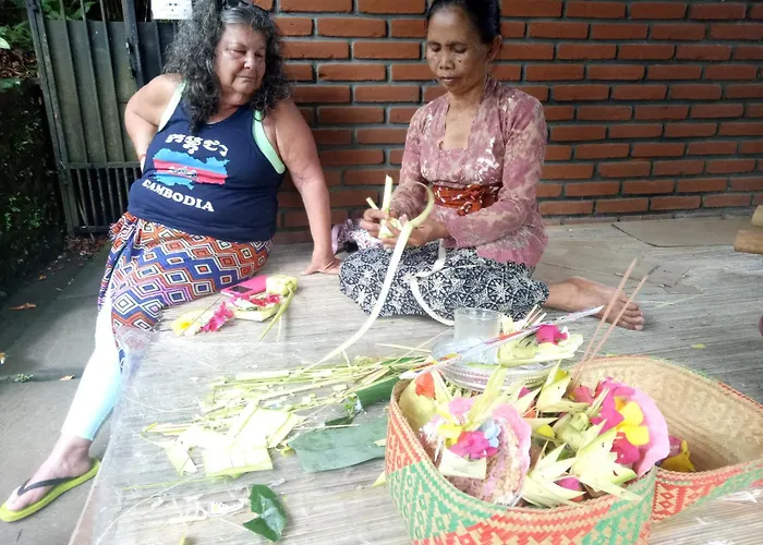 Puri Lumbung Restaurant & Мундук