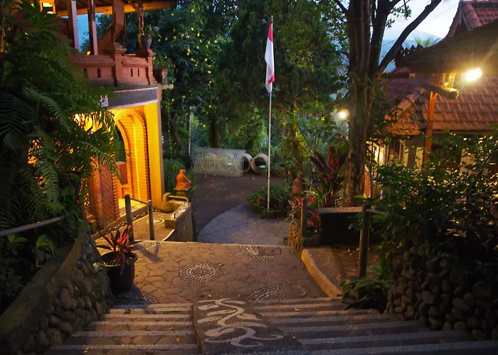 Puri Lumbung Restaurant & 2* Munduk (Bali)