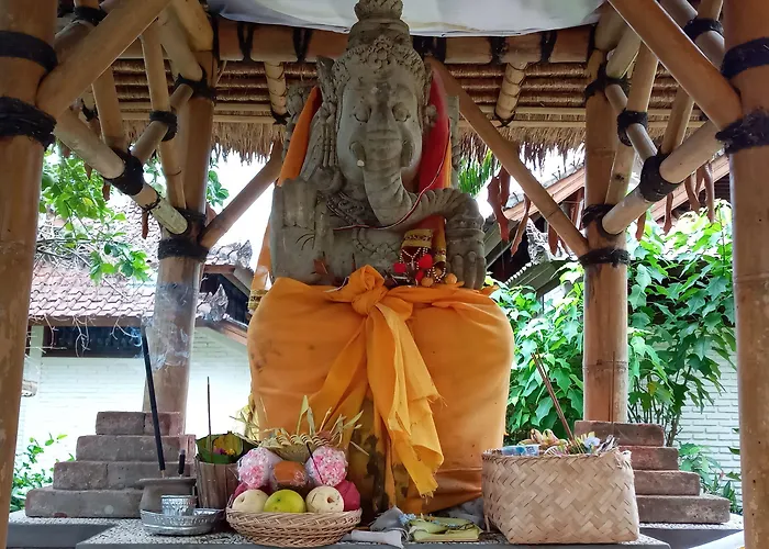 Puri Lumbung Restaurant & Мундук